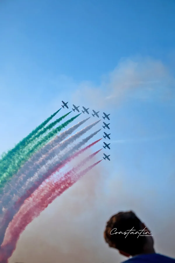 P1056897